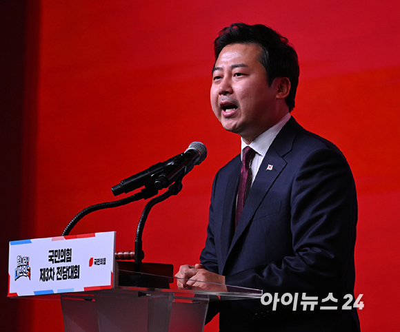 김문수 국민의힘 대선후보가 15일 서울 서초동 대법원을 찾아 사법부 수호 및 더불어민주당 규탄대회에 참석해 발언하고 있다. [사진=곽영래 기자]