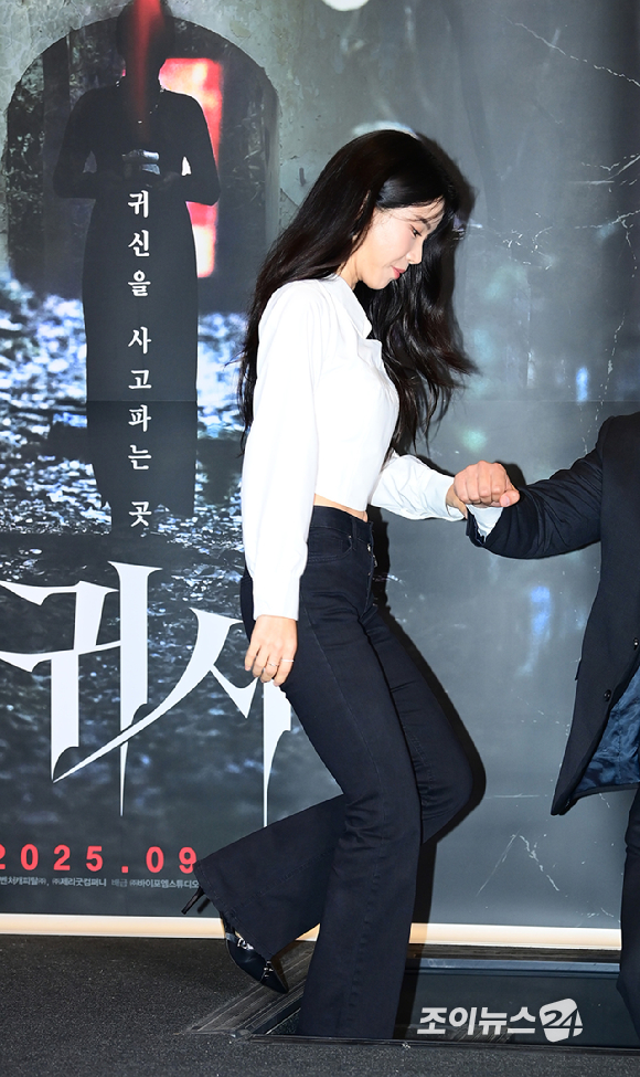 마마무 솔라가 9일 오후 서울&nbsp;용산구&nbsp;CGV용산아이파크몰에서 열린 영화 '귀시'(감독 홍원기) 언론 배급 시사회에 참석하고 있다. [사진=정소희 기자]