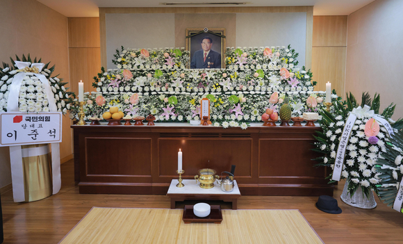 고(故) 송해의 빈소가 8일 서울대병원 장례식장에 마련됐다. [사진=사진공동취재단]