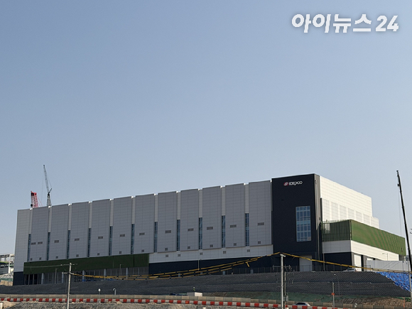 경기 용인시 처인구에 건설 중인 SK하이닉스 용인 반도체 클러스터 1기 팹(공장). [사진=권서아 기자]