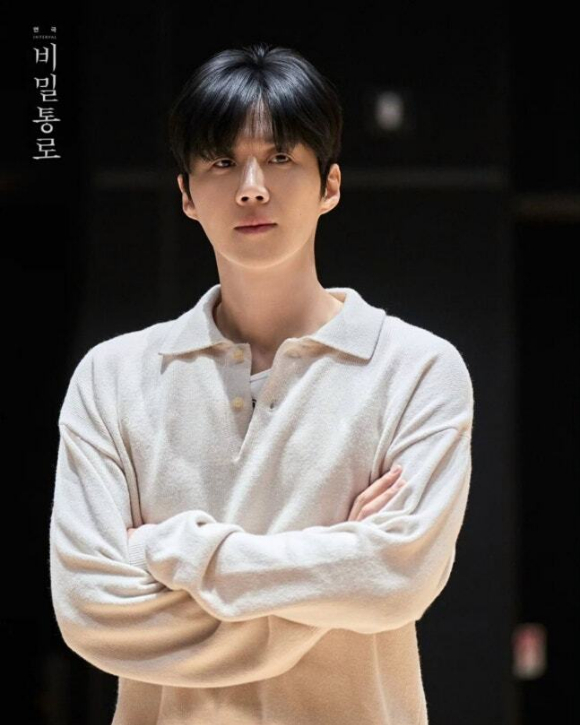 김선호, 탈세 논란 후 근황...수척해진 모습으로 연극 연습