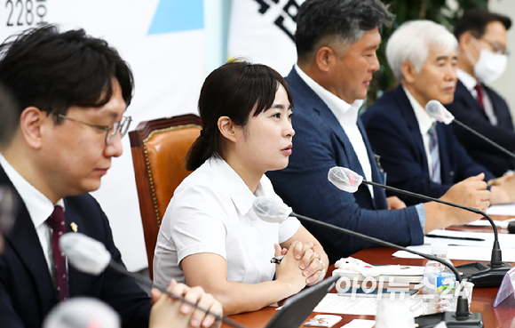 손수조 차세대미래전략연구원 연구위원이 18일 오후 국회에서 열린 '국민의힘 혁신위원회 의견수렴 경청회'에서 발언을 하고 있다. [사진=아이뉴스24 DB]