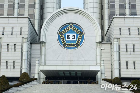 서울 시청역 역주행 사고 가해 차량 운전자 차모 씨가 구속 전 피의자 심문(영장실질심사)을 받기 위해 지난해 7월 30일 오전 서초구 서울중앙지법으로 들어서고 있다. [사진=연합뉴스]