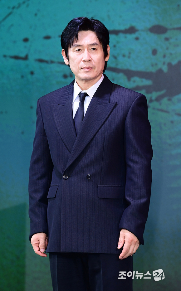 배우 설경구가 20일 오전 서울 마포구 호텔 나루 서울 엠갤러리에서 열린 넷플릭스 시리즈 '들쥐' 제작발표회에 참석하고 있다. [사진=정소희 기자]