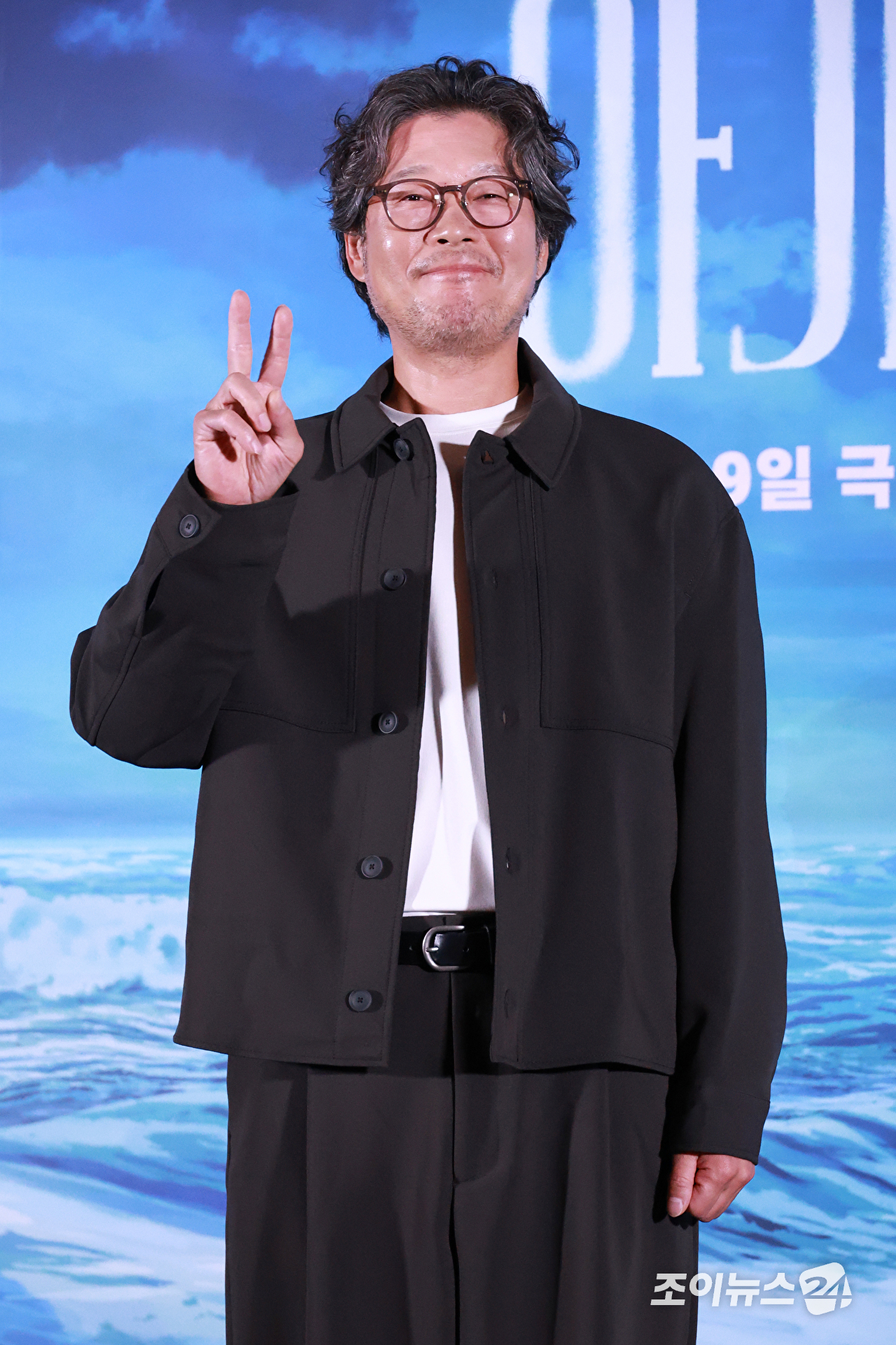 배우 유재명이 26일 오후 서울 용산구 CGV 용산아이파크몰점에서 진행된 애니메이션 '아가미'(감독 안재훈) 언론시사회에 참석해 포즈를 취하고 있다. [사진=문수지 기자]