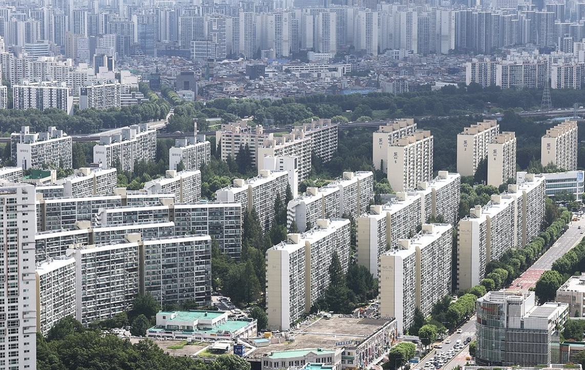 13일 재건축정비사업 사업시행계획 인가가 완료된 서울 강남의 은마아파트 일대 전경. 2026.7.13 [사진=연합뉴스]
