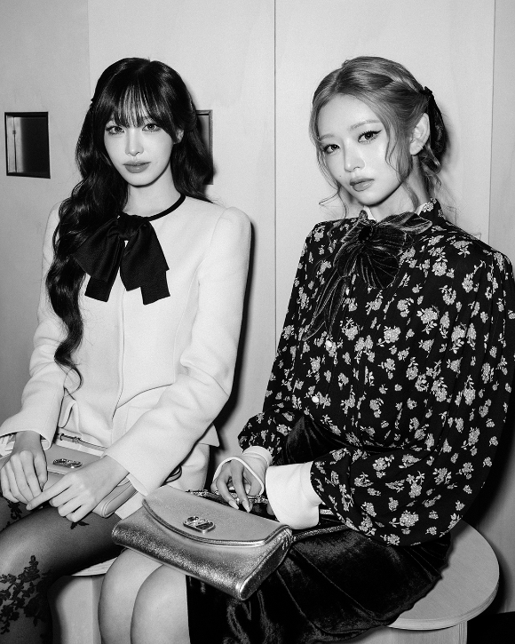 아이브 레이, 리즈가 메종 발렌티노 브랜드 앰버서더로 발탁됐다. [사진=메종 발렌티노 ]