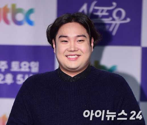 가수 유재환이 지난 2016년 서울 청담동 일지아트홀에서 열린 종합편성채널 JTBC 예능 '싱포유' 제작발표회에 참석하고 있다. [사진=아이뉴스24포토DB]