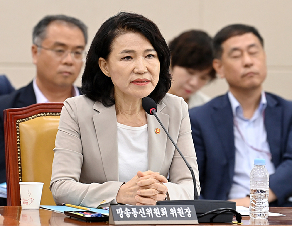 이진숙 방통위원장이 7일 서울 여의도 서울 여의도 국회에서 열린 과학기술정보통신위원회 전체회의에서 질의에 답변하고 있다. [사진=곽영래 기자]
