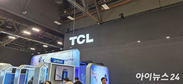 CES 2026의 TCL 부스 입구. [사진=박지은 기자]