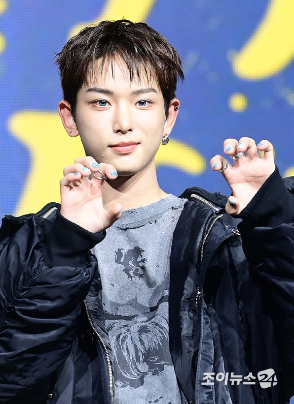 그룹 앤팀 하루아가 28일 오후 서울 용산구 한남동 블루스퀘어에서 열린 &TEAM(앤팀) 한국 데뷔 앨범 미니 1집 'Back to Life'(백 투 라이프)발매 기념 쇼케이스에 참석하고 있다. [사진=정소희 기자]