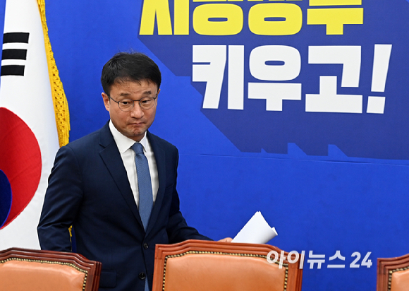 한병도 더불어민주당 원내대표가 14일 서울 여의도 국회에서 열린 정책조정회의에 참석하고 있다. [사진=곽영래 기자]