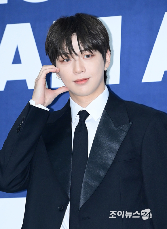 가수 강다니엘이 21일 오후 서울 잠실실내체육관에서 열린 '2025 케이 월드 드림 어워즈'(2025 K WORLD DREAM AWARDS)에 블루카펫 행사에 참석하고 있다. [사진=정소희 기자]