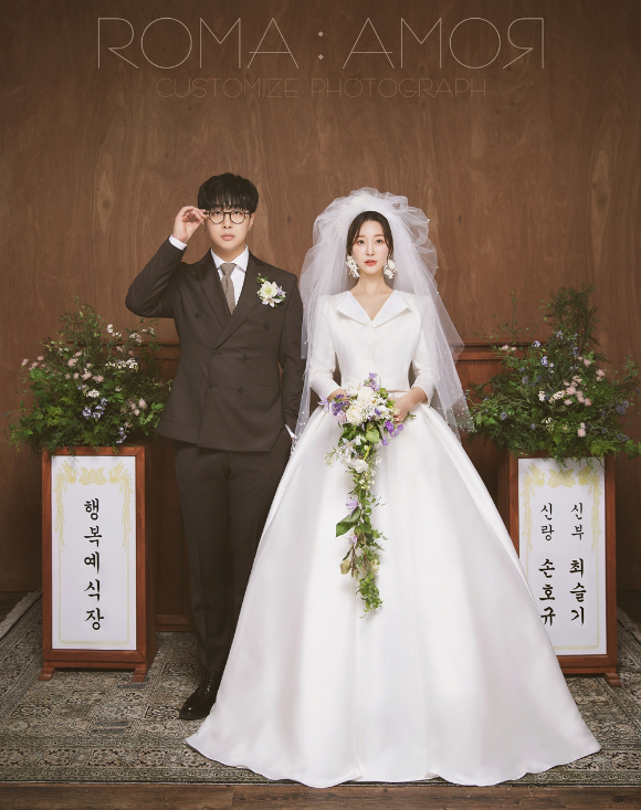 손효규 최슬기 웨딩 사진 [사진=해피메리드컴퍼니, 웨딩디렉터봉드, 로마스튜디오, 비올손은임대표, 로자스포사, 스타일리스트정부자, 쇼위플로라, 디렉터스위치, 블랙슈트, 규중칠우, 스타일리스트정민경]