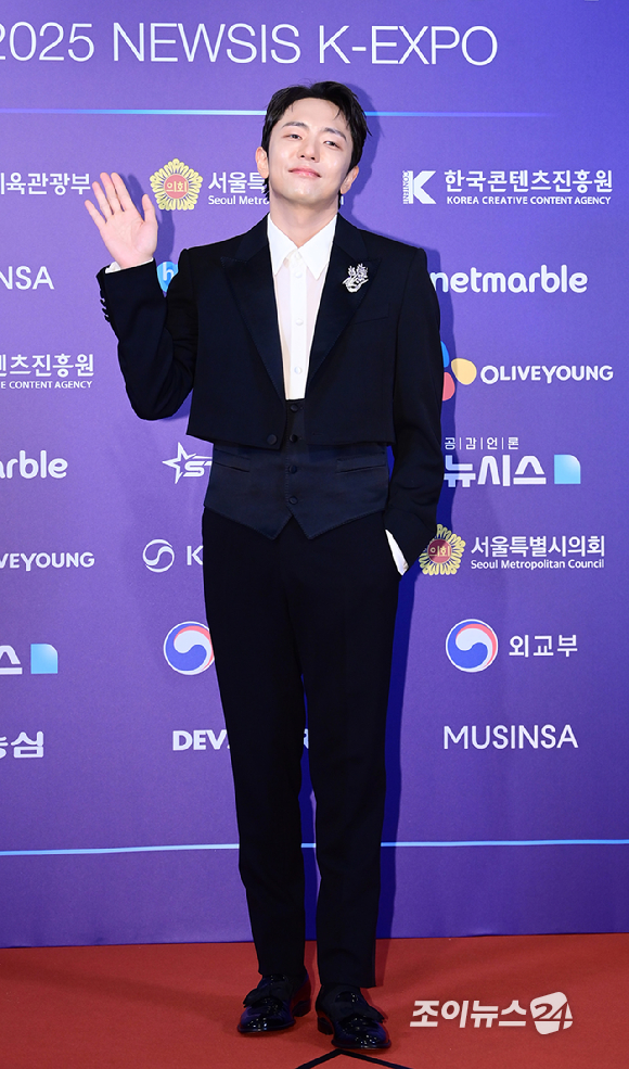 '어쩌다 해피엔딩' 박천휴 작가가 28일 오후 서울 소공동 롯데호텔에서 열린 '2025 NEWSIS 한류엑스포'에 참석하고 있다. [사진=정소희 기자]