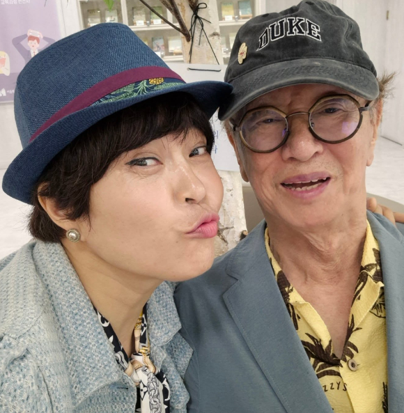 조혜련, 故 전유성 애도 &quot;힘든 국민들 웃을 수 있게 해줘 감사⋯존경하고 사랑해&quot;