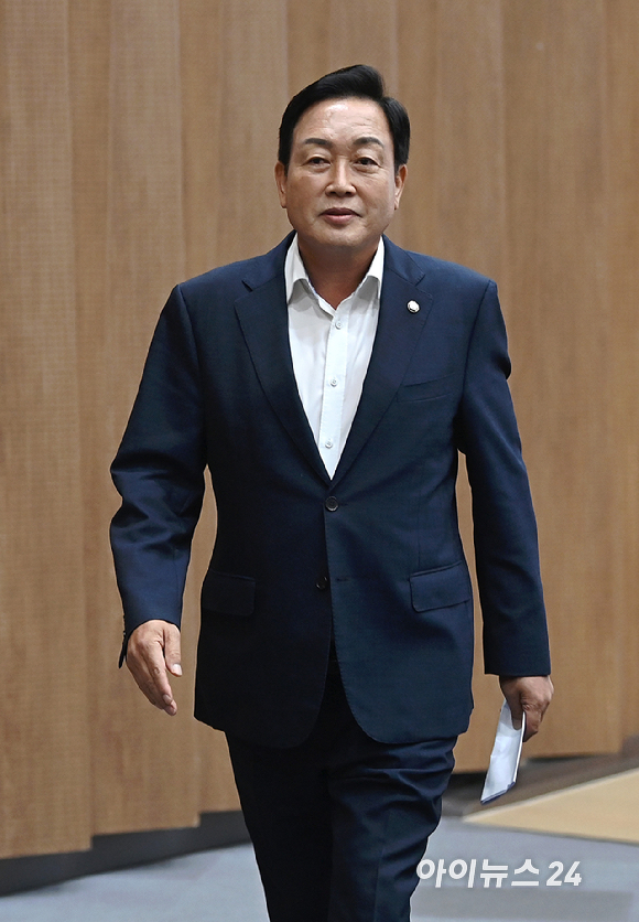 김선교 국민의힘 의원이 7일 오전 서울 여의도 국회에서 특별검사의 출국금지 관련 기자회견을 하고 있다.김건희 여사의 각종 의혹을 수사하는 민중기 특별검사(김건희 특검)가 경기 양평군수 출신의 김선교 국민의힘 의원을 출국금지 조치한 것으로 알려졌다. [사진=곽영래 기자]