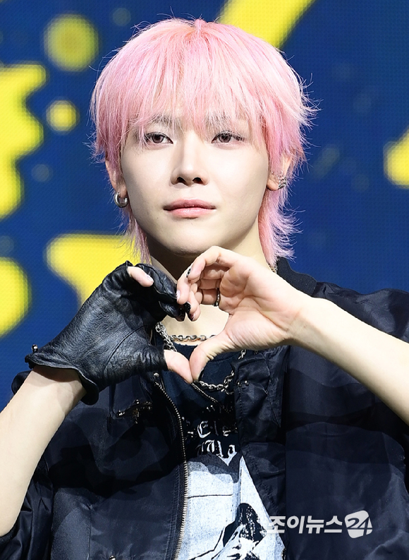 그룹 앤팀 니콜라스가 28일 오후 서울 용산구 한남동 블루스퀘어에서 열린 &TEAM(앤팀) 한국 데뷔 앨범 미니 1집 'Back to Life'(백 투 라이프)발매 기념 쇼케이스에 참석하고 있다. [사진=정소희 기자]