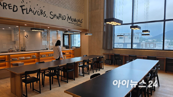 서울 마포구 '에피소드 신촌캠퍼스' 입구. [사진=이수현 기자]