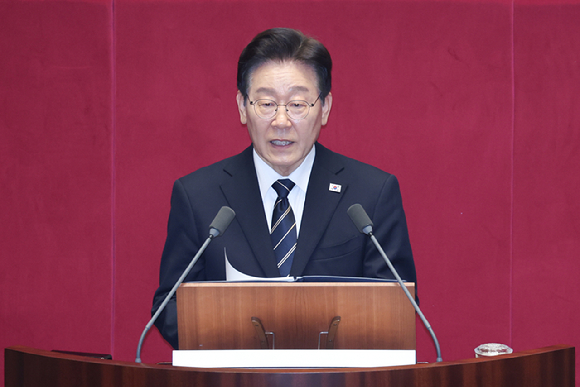 이재명 대통령이 2일 국회에서 추가경정예산안 시정연설을 하고 있다. 2026.4.2 [사진=연합뉴스]