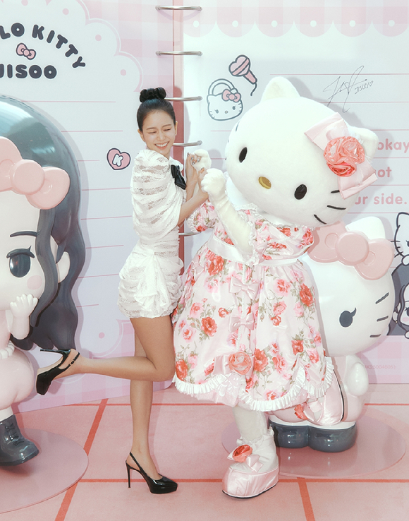 헬로키티x지수 [사진=CJ온스타일]