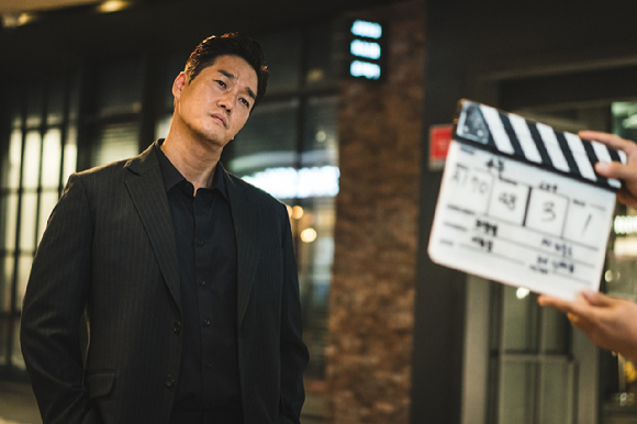 '비질란테' 유지태가 진정한 올라운더 배우로 호평 받고 있다. [사진=월트디즈니 컴퍼니 코리아]