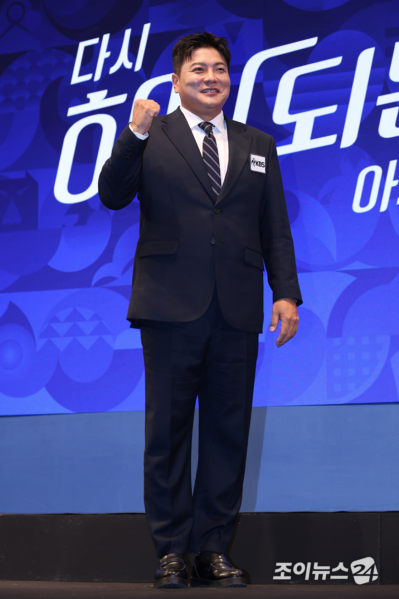 김태균 해설위원이 28일 오후 서울 영등포구 여의도동 KBS아트홀에서 진행된 '2026 아이치-나고야 아시안게임' 제작발표회에 참석해 포즈를 취하고 있다. [사진=문수지 기자]