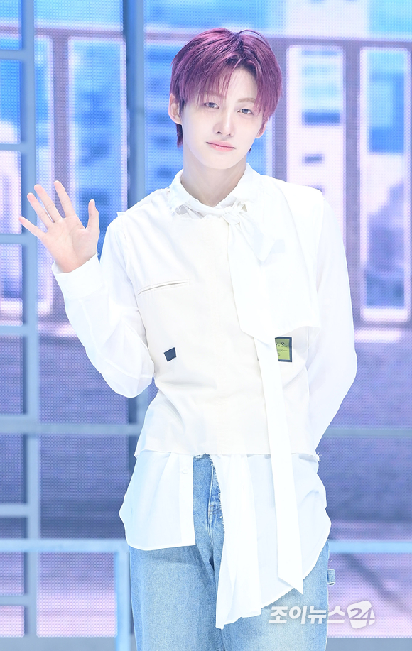 그룹 투어스 지훈가 27일 오후 서울 광진구 광장동 예스24라이브홀에서 열린 투어스(TWS) 미니 5집 'NO TRAGEDY' 발매 기념 쇼케이스에서 참석하고 있다. [사진=정소희 기자]