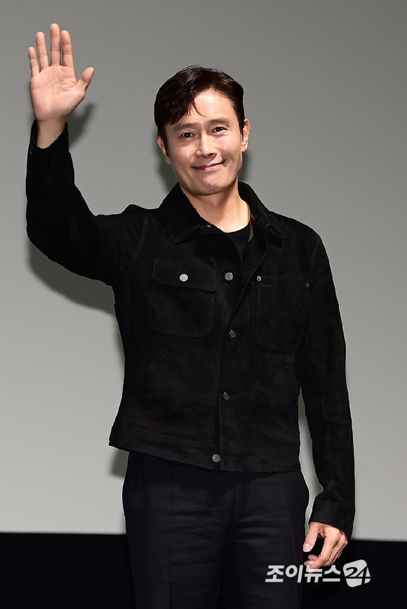 배우 이병헌이 19일 오후 부산 해운대구 동서대학교 소향씨어터 신한카드홀에서 열린 제30회 부산국제영화제(BIFF) 액터스 하우스 행사에 참석하고 있다. [사진=정소희 기자]