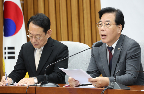 국민의힘 송언석 원내대표가 14일 서울 여의도 국회에서 열린 원내대책회의에서 발언하고 있다. 2025.11.14 [사진=연합뉴스]