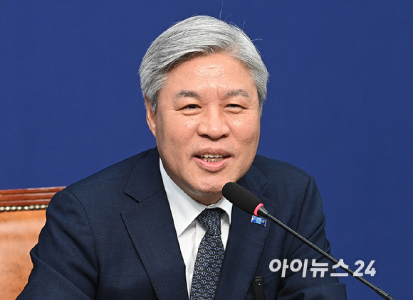 서왕진 조국혁신당 원내대표가 1일 서울 여의도 국회에서 열린 최고위원회의에서 발언하고 있다. [사진=곽영래 기자]