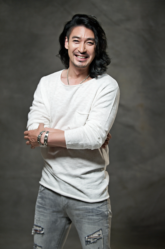 신성우가 '살인자의 쇼핑목록'에 출연한다. [사진=이엘라이즈]