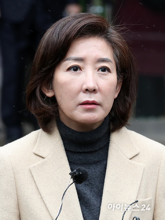 이준석 전 국민의힘 대표가 3일 서울 여의도 국회에서 기자회견을 열고 3&middot;8 전당대회에 출마한 이른바 '천아용인' 막판 지지를 호소하고 있다. [사진=정소희 기자]