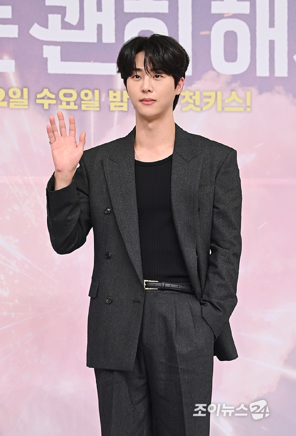 배우 김무준이 5일 오후 서울 목동 SBS에서 열린 '키스는 괜히 해서!' 제작발표회에서 포토타임을 갖고 있다. [사진=곽영래 기자]