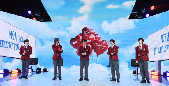 파우가 17일 스페셜 싱글 'Gimme Love'를 발매한다. [사진=그리드엔터테인먼트]