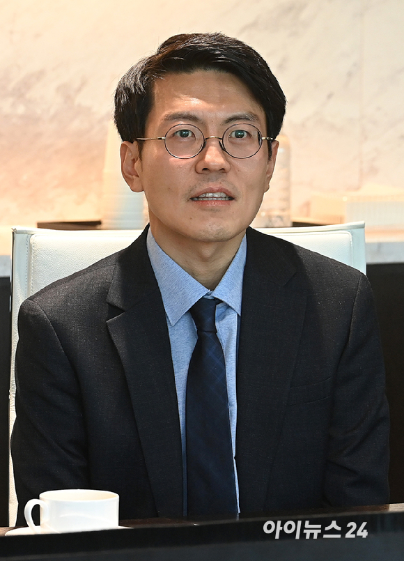 김앤장 법률사무소 방성현, 노태영 변호사가 5일 서울 종로구 김앤장 법률사무소에서 아이뉴스24와 인터뷰를 하고 있다. [사진=곽영래 기자]