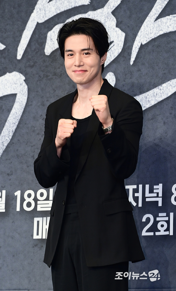 배우 이동욱이 14일 오후 서울 영등포구 더링크 호텔에서 열린 JTBC 새 금요시리즈 '착한 사나이' 제작발표회에 참석하고 있다. [사진=정소희 기자]