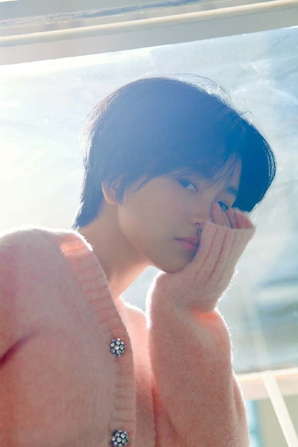 배우 김태리가 영화 '외계+인' 2부 인터뷰에 앞서 포즈를 취하고 있다. [사진=CJ ENM]