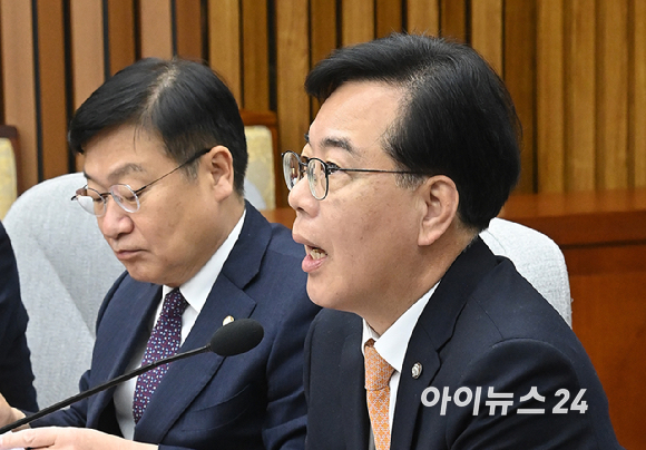 송언석 국민의힘 원내대표가 3일 서울 여의도 국회에서 열린 원내대책회의에서 발언하고 있다. [사진=곽영래 기자]