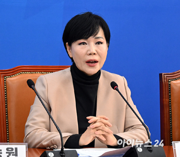 전현희 단장이 18일 국회에서 열린 더불어민주당 사법불신 극복&middot;사법행정 정상화 TF 전체회의에서 발언을 하고 있다. [사진=곽영래 기자]