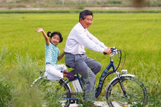 노 전 대통령은 모내기국수를 즐겨 찾았다고 한다. 사진은 노무현 전 대통령. [사진=노무현 재단]