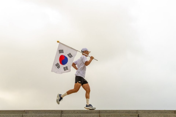 가수 션이 '2025 815런' 완주에 성공했다. [사진=YG엔터테인먼트]
