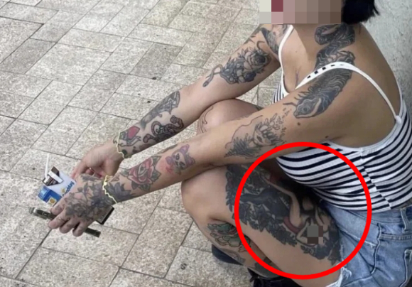 최근 부산 기장군에 위치한 해동용궁사 법당에 들어가려다 과도한 문신을 했다는 이유로 제지를 당한 여성의 사연이 알려졌다. 사진은 사연자 A씨가 올린 문신의 형태. [사진=SNS 캡처]