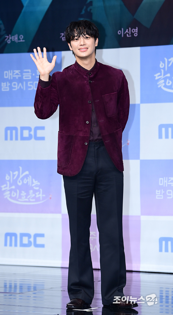 배우 이신영이 30일 오전 서울 마포구 상암동 MBC에서 열린 MBC 새 금토드라마 '이강에는 달이 흐른다' 제작발표회에 참석하고 있다. [사진=정소희 기자]