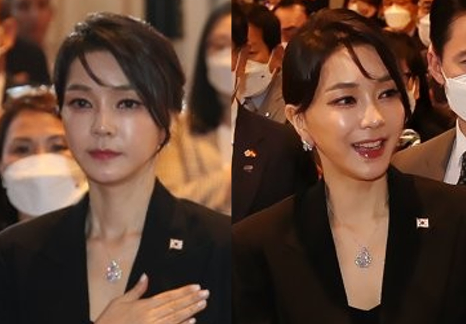 이봉관 서희건설 회장(왼쪽)이 2024년 11월 22일 윤석열 당시 대통령과 서울 중구 신라호텔에서 열린 제56회 국가조찬기도회에 입장하고 있다. 2024.11.22 [대통령실통신사진기자단] [사진=연합뉴스]