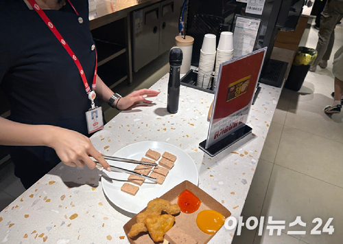 하림 익산 공장 '치킨로드'. [사진=설래온 기자 ]