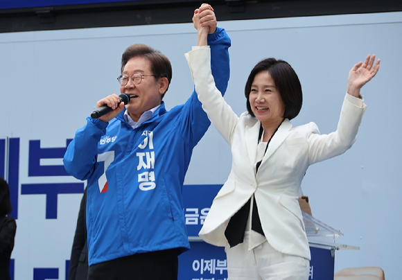황희두 노무현재단 이사가 허은아 개혁신당 전 대표의 이재명 더불어민주당 대선 후보 지지를 환영하며, 이준석 개혁신당 대선 후보를 비판했다. 사진은 황 이사. [사진=황희두 페이스북]