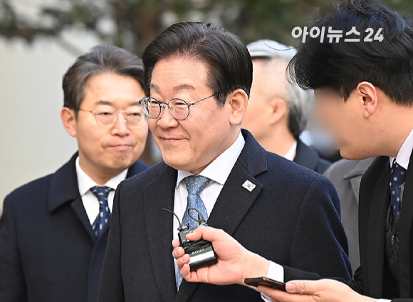 이재명 더불어민주당 대표가 26일 오후 서울고등법원에서 열린 공직선거법 위반 결심 공판에 출석하고 있다. [사진=곽영래 기자]