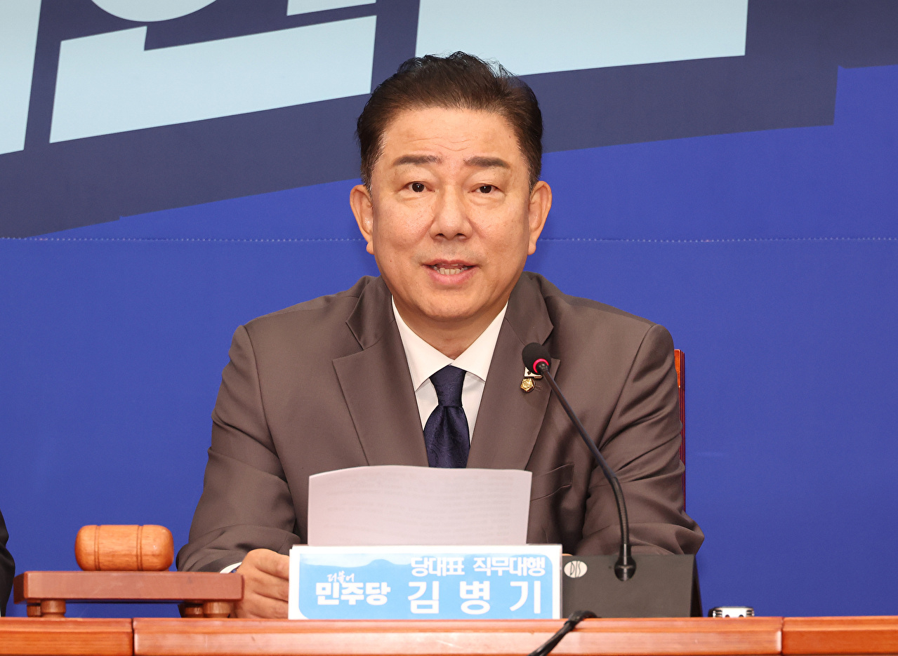 더불어민주당 김병기 당 대표 직무대행 겸 원내대표가 16일 국회에서 열린 최고위원회의에서 발언하고 있다. 2025.7.16 [사진=연합뉴스]