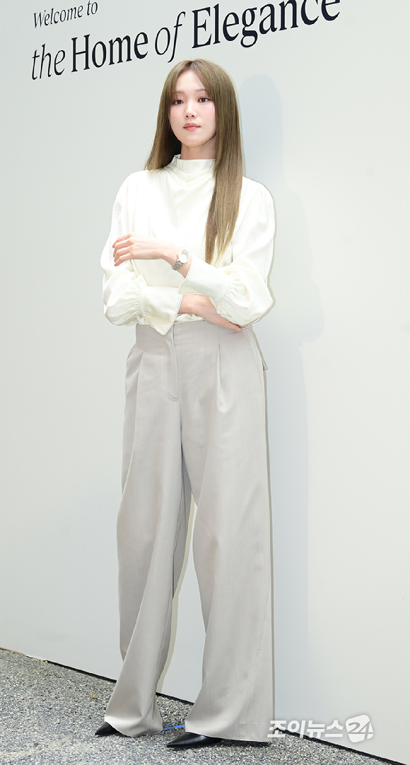 배우 이성경이 29일 오후 서울 강남구 청담 Villa 15에서 열린 론진 마스터 컬렉션 론칭 이벤트 행사에 참석하고 있다. [사진=정소희 기자]